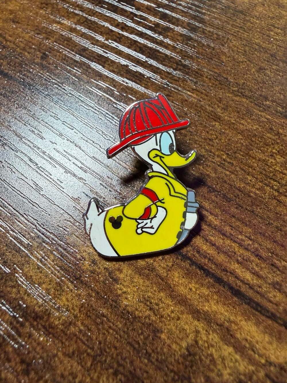 Walt Disney World Hidden Mickey 2007 Series 2 Donald Duck Firefighter Pin